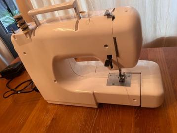 Victoria Naaimachine met veel steken beschikbaar voor biedingen