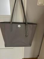 Mooie Michael Kors tas, kleur grijs, 30 cm of meer, Gebruikt, Minder dan 40 cm, Ophalen of Verzenden