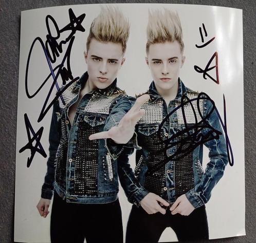 Jedward originele handtekening gesigneerde foto 15x15cm, Verzamelen, Muziek, Artiesten en Beroemdheden, Zo goed als nieuw, Foto of Kaart