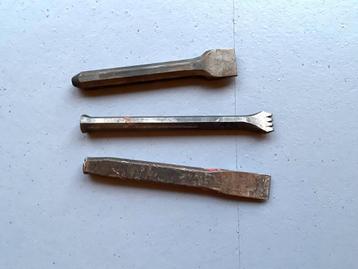 Set van drie beeldhouwbeitels beschikbaar voor biedingen