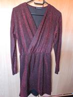 Zwart jurkje met rode glitters - stretch, Kleding | Dames, Jurken, Maat 38/40 (M), Zwart, Ophalen of Verzenden, Gedragen