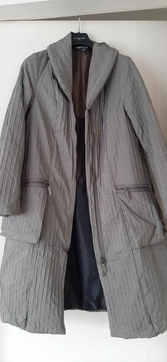 Lange winterjas merk Tomo, maat 40/42. Nieuw.  beschikbaar voor biedingen