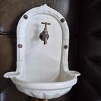 Antiek Engels fonteintje, hoge rug, mooie zeepbakjes