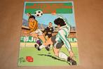 De historie van het wereldkampioenschap voetbal 1932-1982., Boeken, Eén stripboek, Ophalen of Verzenden, Gelezen