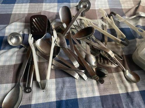 Buffet bestek en tangen., Huis en Inrichting, Keuken | Bestek, Gebruikt, Ophalen of Verzenden
