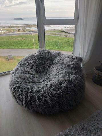 Large Vetsak beanbag, grey flokati material beschikbaar voor biedingen