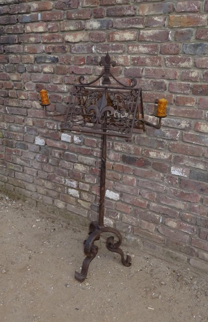 smeedijzeren boekenstandaard uit kerk bijbelstandaard, Antiek en Kunst, Curiosa en Brocante, Ophalen