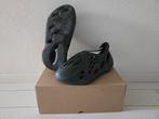 Yeezy Foam RNR Onyx | Maat 44,5, Ophalen of Verzenden, Nieuw, Zwart, Yeezy