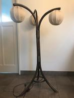 Vintage manou / rotan bohemian vloerlamp, Huis en Inrichting, Lampen | Vloerlampen, Vintage  boho, 100 tot 150 cm, Gebruikt, Hout