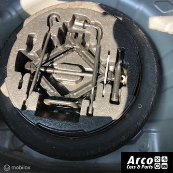 Hyundai i10 Reservewiel met Krikset 115 / 70D 15 inch 2014 beschikbaar voor biedingen