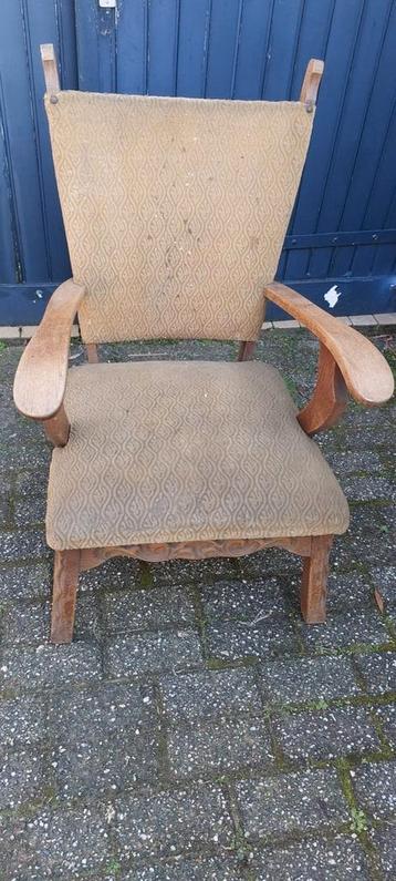 2x oude antieke stoelen op te knappen beschikbaar voor biedingen
