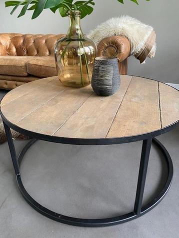 salontafel rond van staal en hout beschikbaar voor biedingen