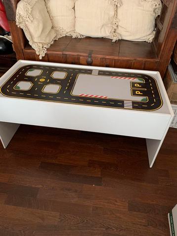 Auto speeltafel met grote lade nog van ikea beschikbaar voor biedingen