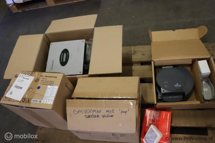 Online Veiling: Partij diversen bestaande uit o.a. Growat..., Doe-het-zelf en Verbouw, Zonnepanelen en Toebehoren, Gebruikt