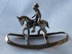 Zilveren miniatuur jongen op hobbelpaard, zilversmid Lesener, Verzenden, Zilver