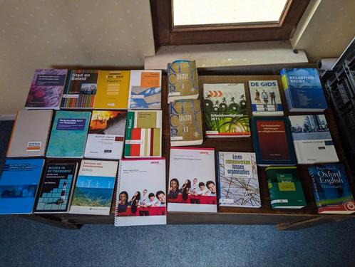 Boekenpakket IVK Integrale Veiligheidskunde - Bestuurskunde, Boeken, Studieboeken en Cursussen, Zo goed als nieuw, HBO, Ophalen
