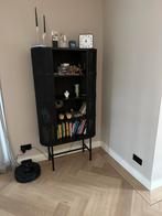 1 of 2 stijlvolle kasten met Wicker Details, Ophalen, Zo goed als nieuw, 25 tot 50 cm