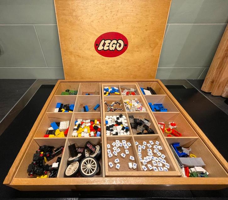 Vintage LEGO Sorteerdoos met inhoud, Kinderen en Baby's, Speelgoed | Duplo en Lego, Gebruikt, Lego, Complete set, Ophalen of Verzenden