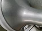 VOORRAAD Hoogglans grijs metallic barkrukken 2 stuks OP=OP, 60 tot 90 cm, Nieuw, Ophalen of Verzenden, 1 kruk