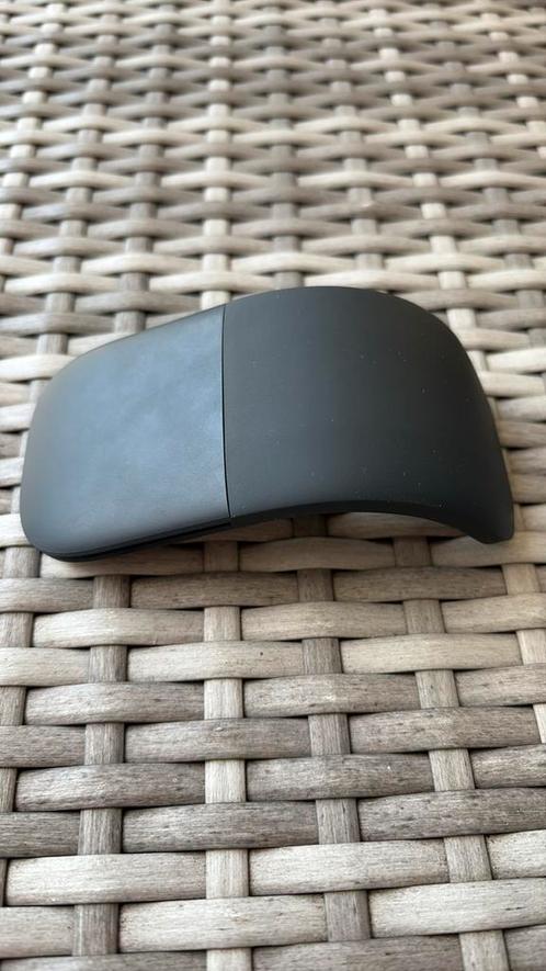 Microsoft Surface Arc Draadloze Bluetooth Muis – Zwart, Computers en Software, Muizen, Nieuw, Muis, Linkshandig, Rechtshandig