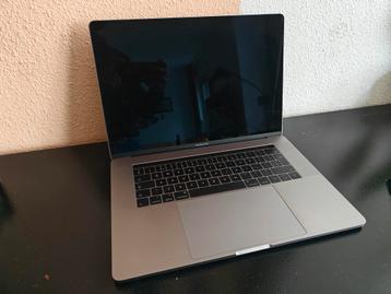 Apple Macbook Pro 15-inch i7 16gb 512gb 2017 beschikbaar voor biedingen