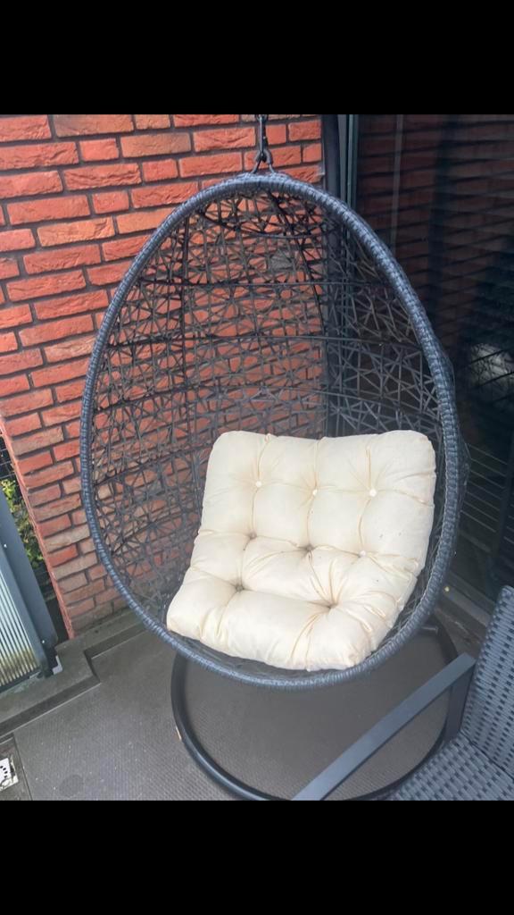 Prachtige zwarte schommelstoel hangstoel, Huis en Inrichting, Stoelen, Zo goed als nieuw, Vijf, Zes of meer stoelen, Zwart, Ophalen