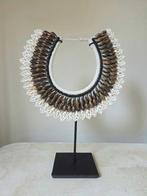 Schelpenketting op standaard Cantik uit Bali, Ophalen of Verzenden, Tropical home, 6951nk, Nieuw