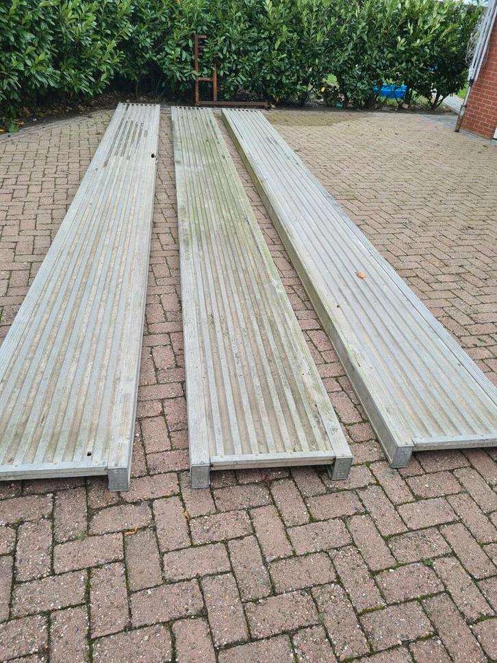 Partij Layher loopbruggen steigerdelen 7m 6m 4m, Doe-het-zelf en Verbouw, Steigers, Gebruikt, 5 meter of hoger, Ophalen of Verzenden