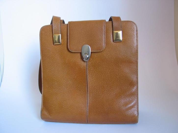 vintage handtas leer? lichtbruin schoudertas messing, Sieraden, Tassen en Uiterlijk, Tassen | Schoudertassen, Gebruikt, Overige merken