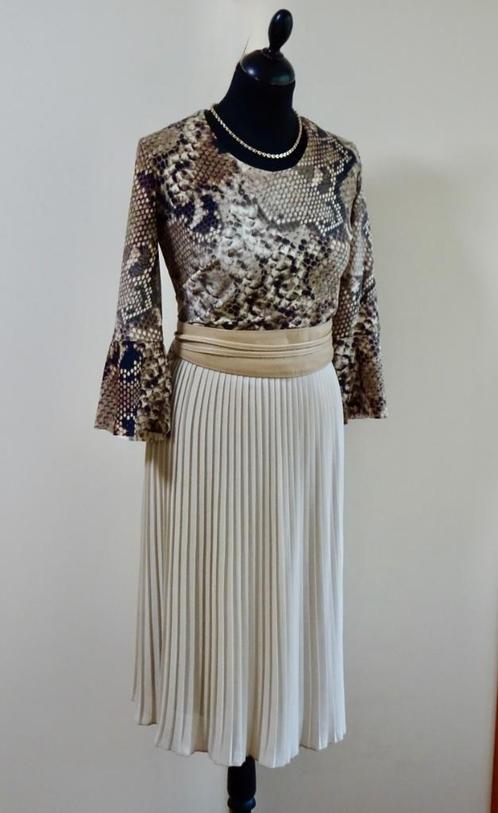 Mooie plisse  rok maat 40, Kleding | Dames, Rokken, Zo goed als nieuw, Maat 38/40 (M), Overige kleuren, Onder de knie, Ophalen of Verzenden