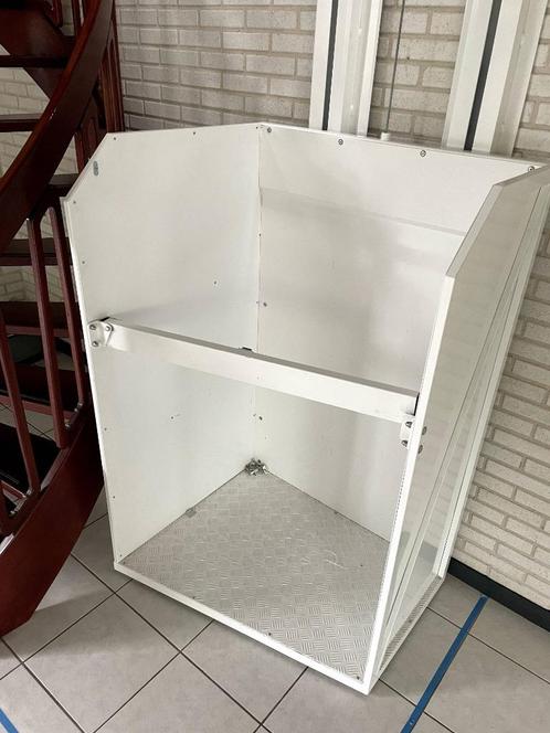 Verticale platformlift (2017), Zakelijke goederen, Machines en Bouw | Liften, Steigers en Ladders, Ophalen of Verzenden