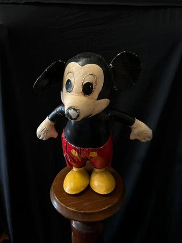 Erg oude Micky Mouse.  beschikbaar voor biedingen
