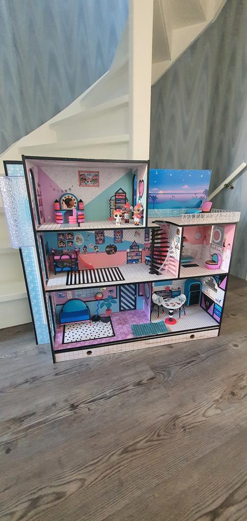 L.O.L., Kinderen en Baby's, Speelgoed | Poppenhuizen, Zo goed als nieuw, Poppenhuis, Ophalen of Verzenden