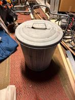Oude toilet/vuilnisemmer, Huis en Inrichting, Woonaccessoires | Prullenbakken, Ophalen, Gebruikt, 50 tot 75 cm, Metaal