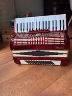 Mooie Giustini Accordeon te koop, Muziek en Instrumenten, Accordeons, Overige merken, Gebruikt, Overige formaten, Met riemen
