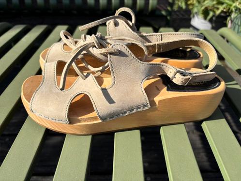 Swedish Hasbeens taupe roman sandals leather clog mule sz 37, Kleding | Dames, Schoenen, Gedragen, Sandalen of Muiltjes, Grijs
