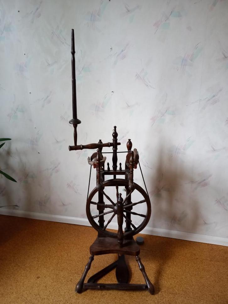 In goede staat verkerende spinnewiel, Hobby en Vrije tijd, Knutselen, Zo goed als nieuw, Knutselwerk, Ophalen