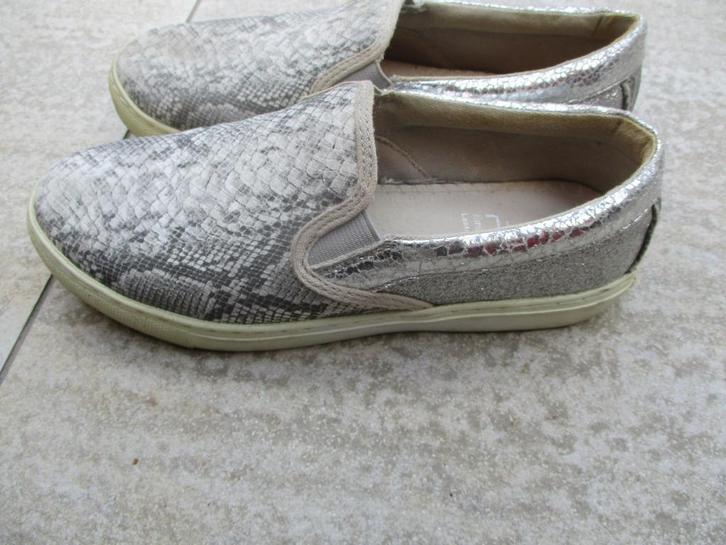 Emilio Luca X red schoenen grijs slangenprint maat 37 instap, Kleding | Dames, Schoenen, Zo goed als nieuw, Instappers, Grijs