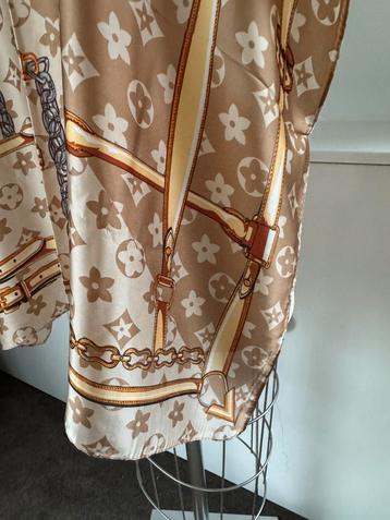 Mooie nieuwe beige zijden sjaal shawl dessin CHCS beschikbaar voor biedingen