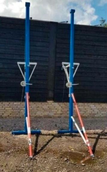 Te koop 2 opdraaibare steigers skyworks  beschikbaar voor biedingen