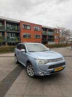 Mitsubishi Outlander 2.0 Dohc Mivec Phev 203pk 4WD CVT 5P, Auto's, Mitsubishi, Outlander, Zwart, 4 cilinders, Blauw