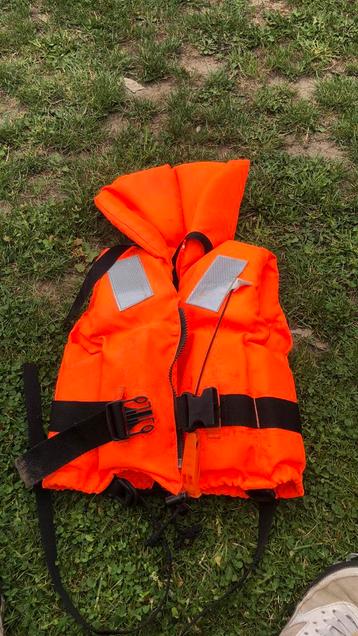 Reddingsvest kids 15 -20 kg beschikbaar voor biedingen