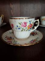 Vintage Aynsley theekop en schotel met bloemmotief, Ophalen