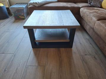 Houten salontafel met metalen frame Verato beschikbaar voor biedingen