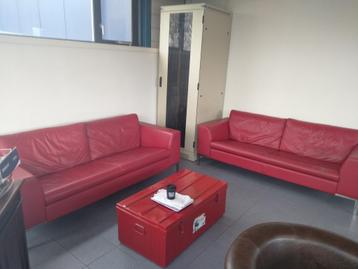 2 Banken en fauteuil beschikbaar voor biedingen