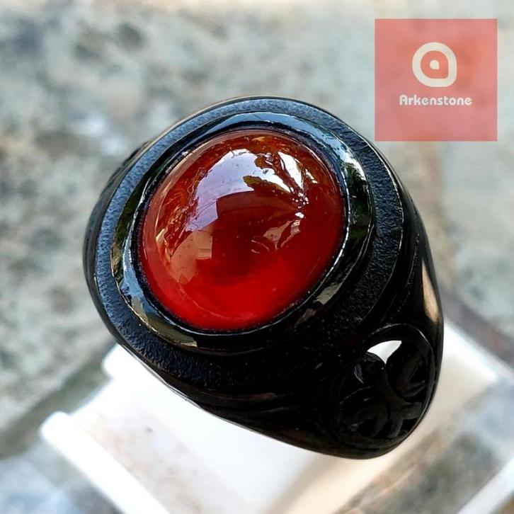 Zwarte Ring met fascinerende rode Granaat-Kristal CAR45, Sieraden, Tassen en Uiterlijk, Ringen, Nieuw, Heer, 19 tot 20, Rood, Overige materialen