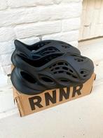 Yeezy Foam RNR onyx, Kleding | Heren, Schoenen, Zwart, Overige typen, Nieuw, Ophalen of Verzenden