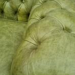 Nieuwe Chesterfield bank olijfgroen  / okergeel + BEZORGING, Huis en Inrichting, Banken | Bankstellen, Chesterfield, Nieuw, Ophalen of Verzenden