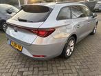 SEAT Leon Sportstourer 1.5 eTSI Style BnsIn Standkachel/Stuu, Auto's, Seat, 12 maanden, Euro 6, 4 cilinders, Leon