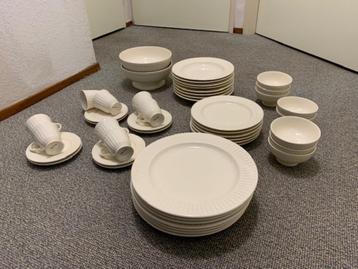 Servies set ‘Prince of Wales’ créme decor beschikbaar voor biedingen